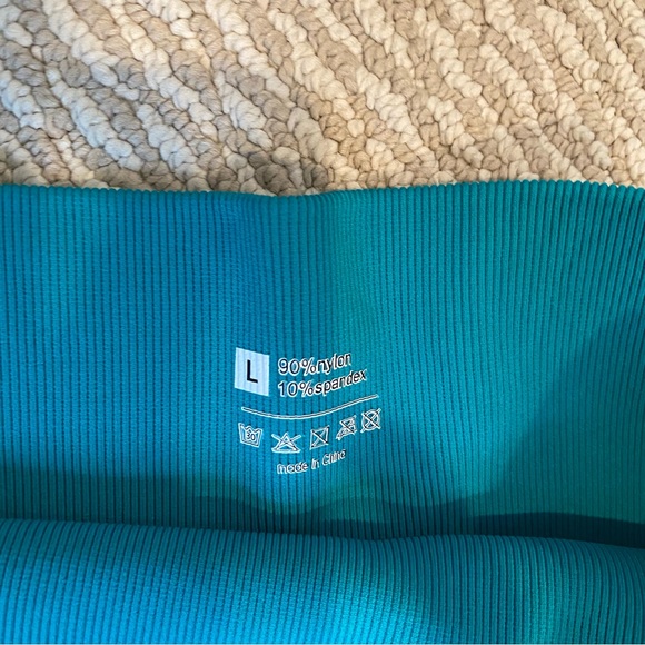 Amazon Workout Set - Picture 3 of 3